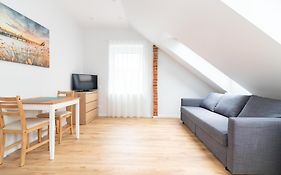 Top Street One Apartments, By Cohost